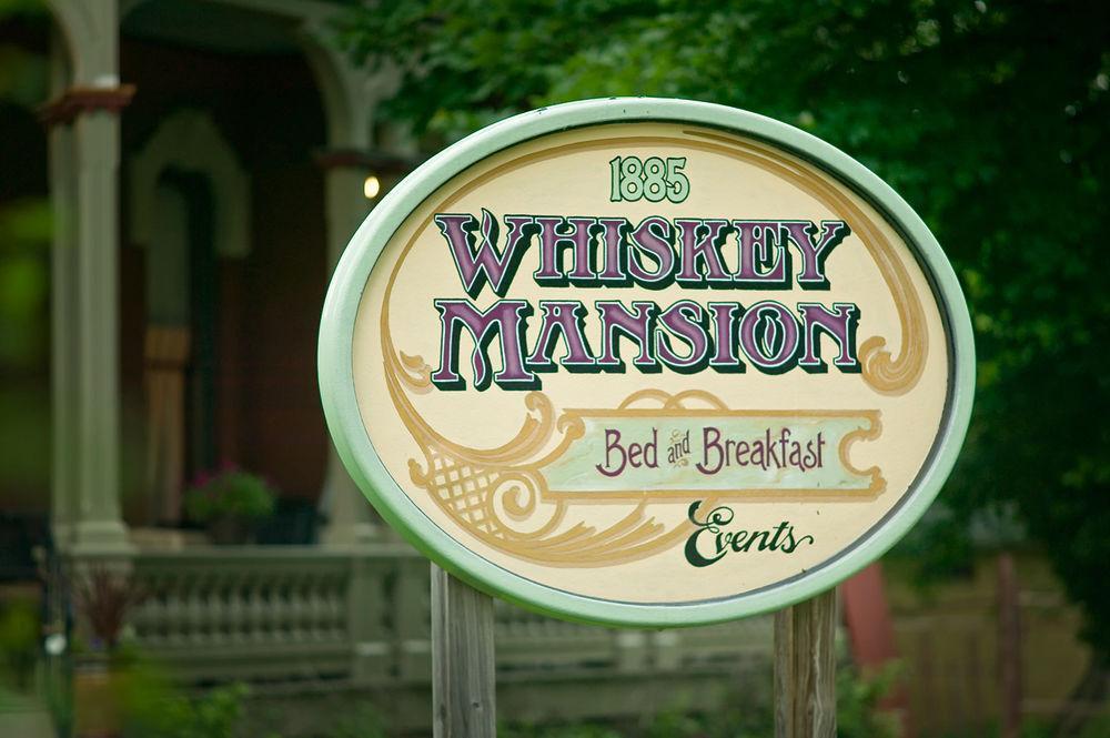 Bed and Breakfast Whiskey Mansion Сент-Джозеф Экстерьер фото