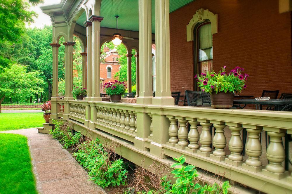 Bed and Breakfast Whiskey Mansion Сент-Джозеф Экстерьер фото