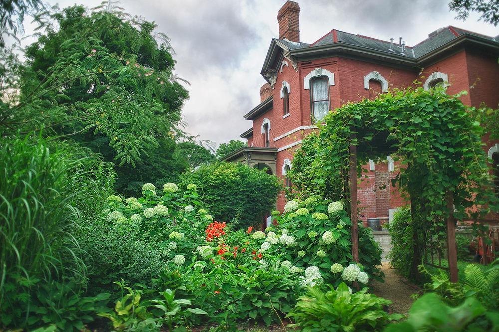 Bed and Breakfast Whiskey Mansion Сент-Джозеф Экстерьер фото