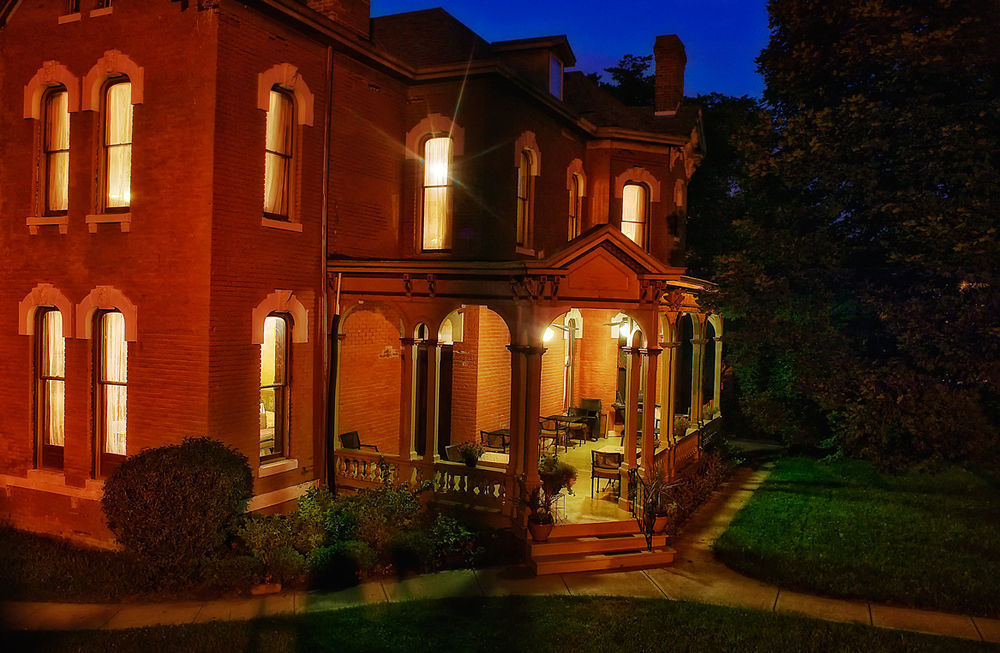 Bed and Breakfast Whiskey Mansion Сент-Джозеф Экстерьер фото
