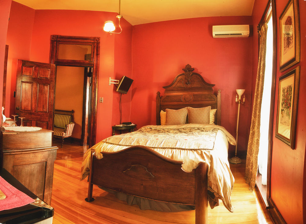 Bed and Breakfast Whiskey Mansion Сент-Джозеф Экстерьер фото